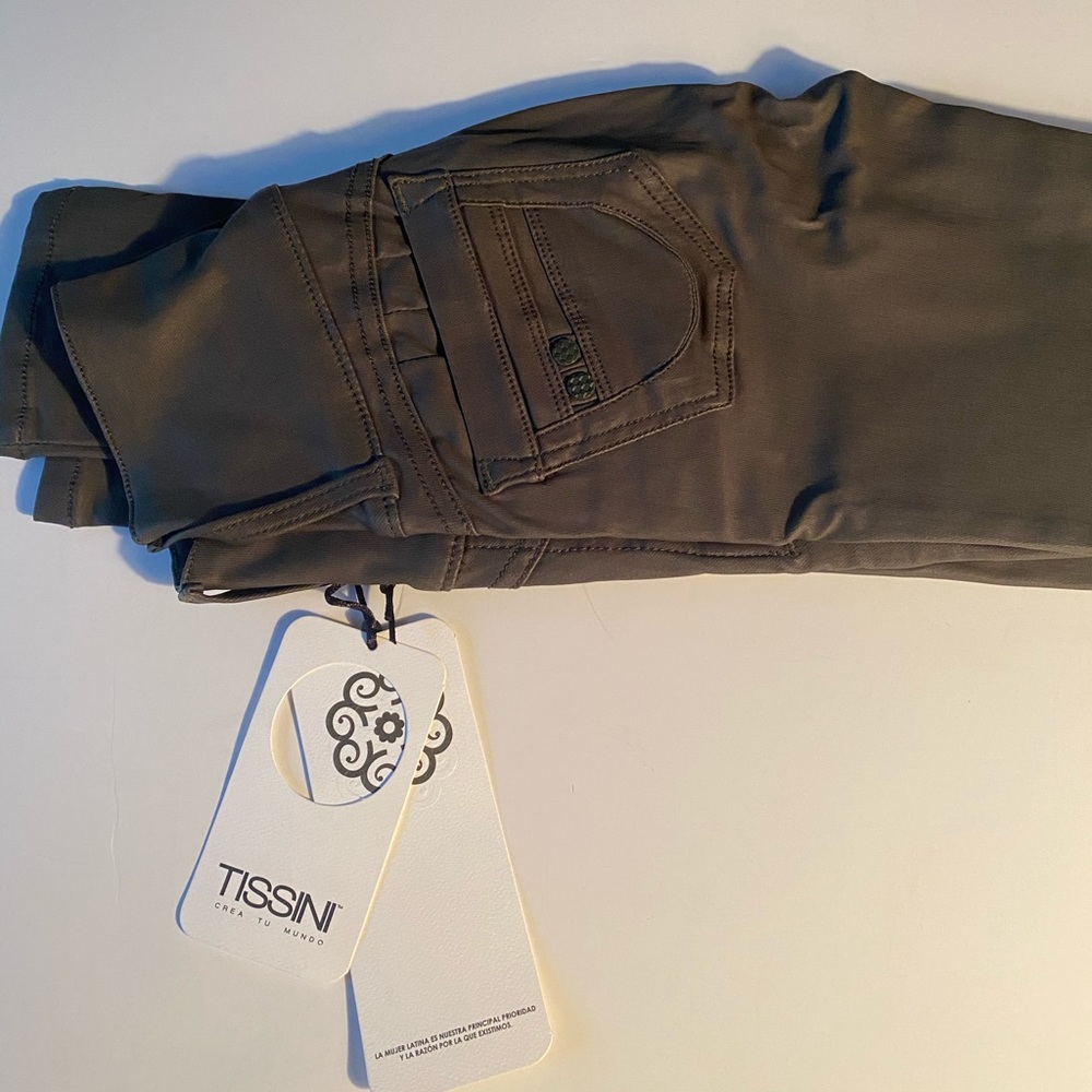 Tissini 💯 Authentic